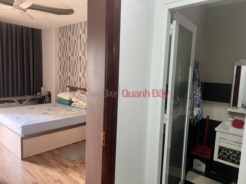 BÁN NHÀ 2 LẦU, DT: 4,1M x 10M. QUẬN 4 XÓM CHIẾU, PHƯỜNG 15. SỔ HỒNG RIÊNG Sales Listings