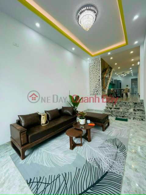 Location in the heart of the city at the beginning of Nguyen Van Troi street, near the sea, near schools, near all basic amenities _0