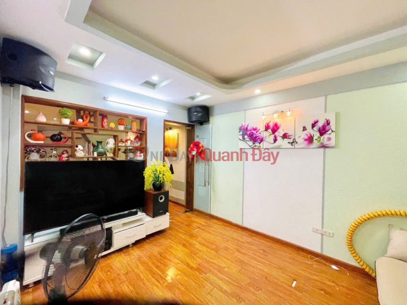 Property Search Vietnam | OneDay | Residential, Sales Listings House for sale in Cau Giay - Near the street - Alley for business - 20m from car parking - 35m*5 floors - Price 8.9 billion