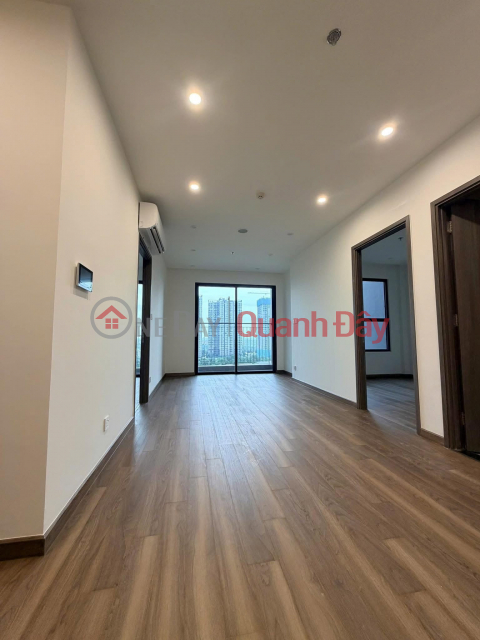 OWNER NEEDS TO SELL A 75 M2 APARTMENT, VIEW OF GIA LAM PARK, MIDDLE FLOOR, PRICE 61 MILLION VND\/M2, CONTACT 0985865658 _0