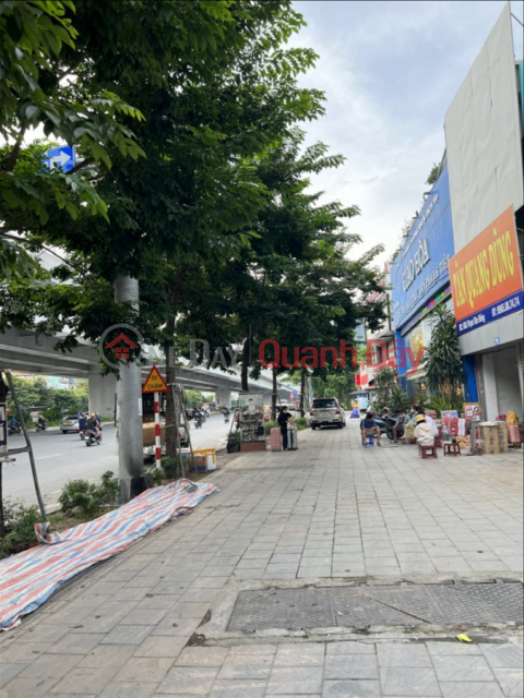 House for sale on Pham Van Dong Street, Cau Giay District. 240m Frontage 12m Approximately 28 Billion. Commitment to Real Photos. Homeowner Thien Chi _0
