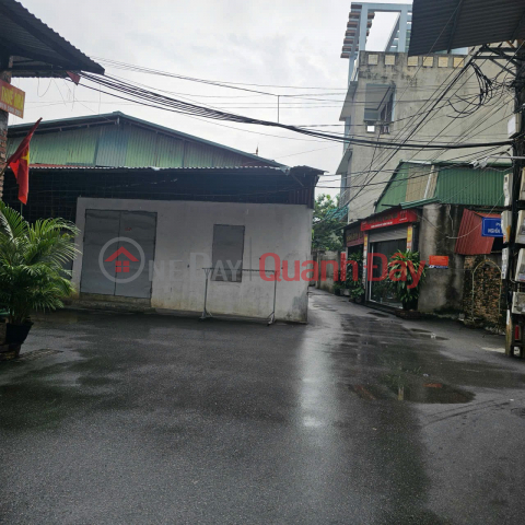 You need a road for 3 cars to avoid each other in Phu Khe.. TU Son. For just over 1 billion, you can own a commercial plot of land. _0