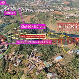 Bán đất view hồ gần chợ Nâm Njang có 440m mặt tiền đường và 150m MT hồ _0