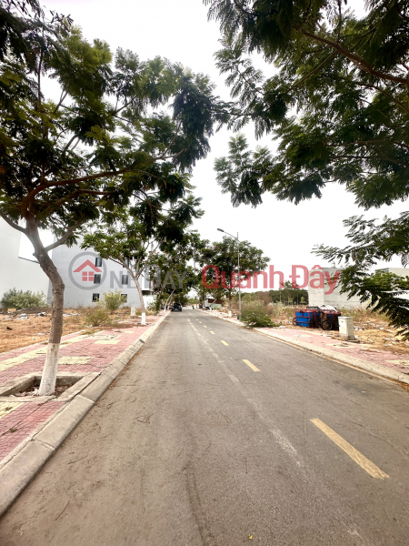 Property Search Vietnam | OneDay | Sales Listings | I have a crowded plot of land in the center of K1 city, the price is extremely high during the Euro season, the owner needs to move out quickly