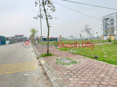 Urgent sale of a plot of land in Bach Da village, Kim Hoa commune, Me Linh district, Hanoi. Fully residential land, wide road, parking available. _0