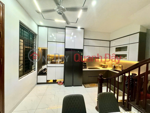 HOUSE FOR SALE IN VU TRONG PHUNG - 7 FLOORS, THROUGH ALLEY - ONLINE BUSINESS, ONLY 20M TO THE STREET _0