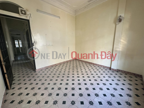 House for sale in Phan Dang Luu, Yen Vien, wide car alley, 70m2x3t, side: 4m, 3 billion 3 _0