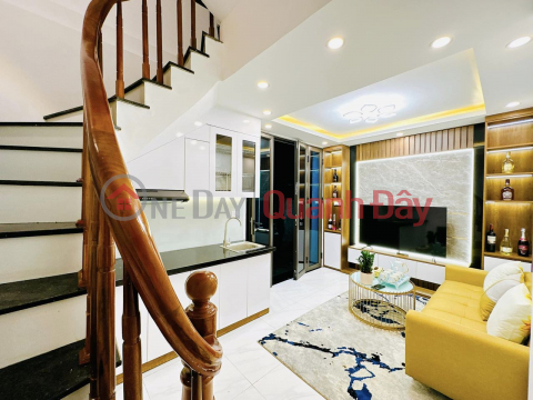 Thirteen-storey townhouse, Khat Chan Super Hot, Hai Ba Trung District, 4 floors, 5 m frontage, price 2.3 billion VND _0