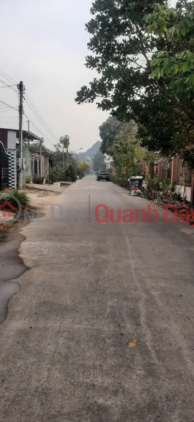 For sale: Row of rental rooms in Tan Binh Industrial Zone - Cong Xanh Junction, former Binh Duong - 202m2 - Fully residential land. Sales Listings