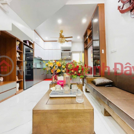 Giá cực tốt! Bán nhà mặt phố Phó Đức Chính 100m2, 4 tầng, mặt tiền 4.7m, 54.5 tỉ, vỉa hè rộng, kinh doanh đỉnh _0