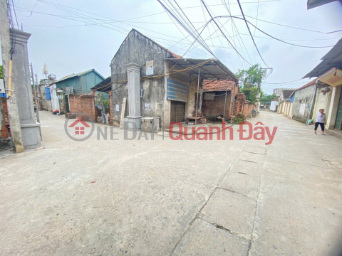 The owner needs to sell a plot of land 70m 3 frontage 5.2m long 15m in Tien Phuong, Chuong My Hanoi. Pulse widget _0