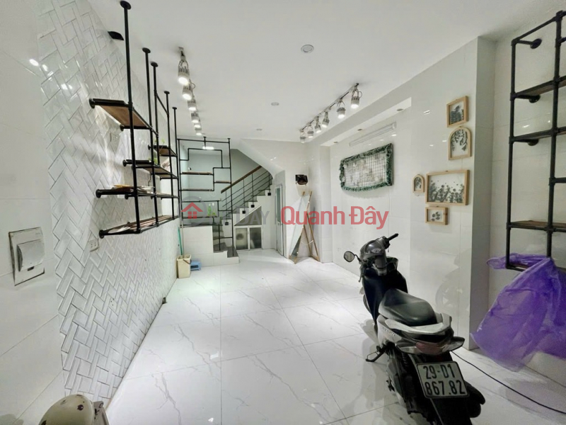 Xa Dan 32m 6 floors, near the street, cash flow only 8 billion Sales Listings
