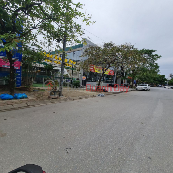 House for sale in Da Ton, Gia Lam, Hanoi. Area 200m2, 2 floors, 1 attic, 15m wide road, wide sidewalk. Contact 0989894845, Vietnam, Sales, đ 25.0 Billion