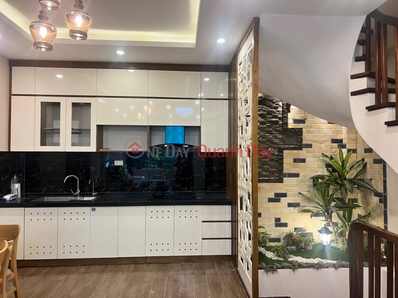 Siêu Hiếm Phố TRUNG KÍNH, 80M2, Nhỉnh 17 Tỷ, 6T, Nhà Đẹp, Ô tô đỗ, Vị trí VIP Việt Nam | Bán | đ 17,5 tỷ