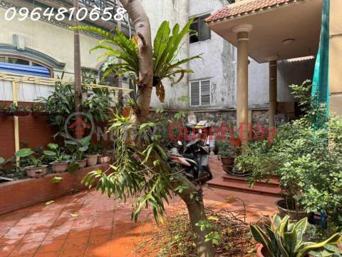 OWNER NEEDS TO SELL URGENTLY. SHOCKING DISCOUNT OF 1 BILLION. SUPER PRODUCT, GARDEN VILLA - SUPER BEAUTIFUL FRONTAGE - DEVELOPING AREA _0