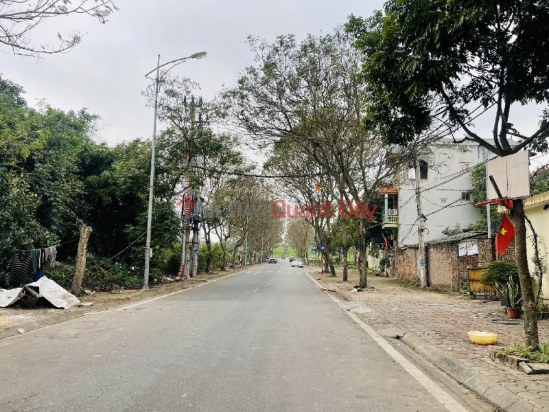 ₫ 3.75 Billion | Super hot, Co Linh level 4 house for sale, 58m car, 4.8m frontage, price 3 billion 75, owner determined to sell land.