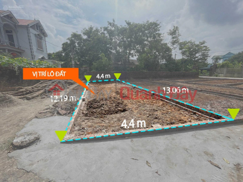 Selling a corner lot with 2 frontage roads near the center of Soc Son town _0