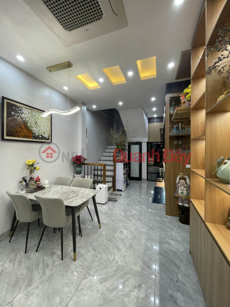 Urgent sale of Army division house on Ly Nam De street, 40m2, price 8 billion, have a house in the VIP area. Vietnam Sales, đ 8 Billion