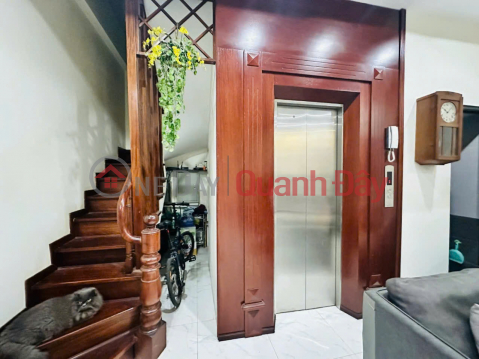XOM STREET 5 FLOORS ELEVATOR 41M ONLY OVER 7 BILLION_CAR PARKING AT THE DOOR_NEAR THE MAIN AXIS_BUSHY URBAN AREA _0