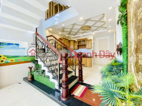 SUPER HOT SUPER HOT NGUYEN PLACE SUPER BEAUTIFUL - WOODEN CENTER - OWNER SELL FAST - PRICE ONLY 9.5 BILLION - 53M2 - WOOD VAP _0