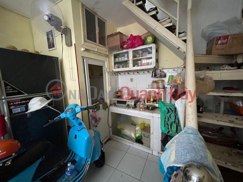 Whole house for rent, motorbike alley, newly painted house _0