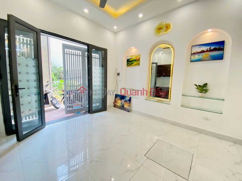 NEW HOUSE OF AI MO-LONG BIEN.40M2, 4 FLOORS, 5.2M MT, PRICE 4.8 BILLION, CARS PARKED IN FRONT OF THE DOOR, CONVENIENT FOR BUSINESS., Vietnam Sales, đ 4.8 Billion