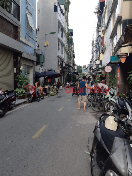 Property Search Vietnam | OneDay | Residential | Sales Listings, The owner sent the house for urgent sale, lane 322 Kham Thien Market, Dong Da, 30.3m2, 3 floors, MT4m, 2.85 billion