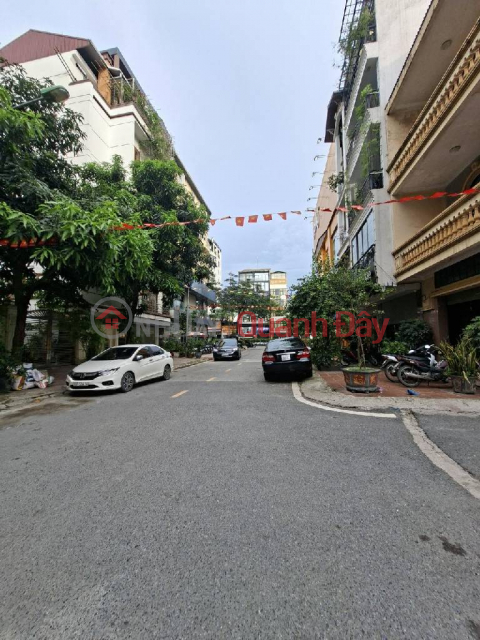 HIẾM CÓ! NHÀ PHÂN LÔ NGUYỄN VĂN CỪ - Ô TÔ TRÁNH - VỈA HÈ - KINH DOANH ĐỈNH - GIÁ CỰC TỐT! _0