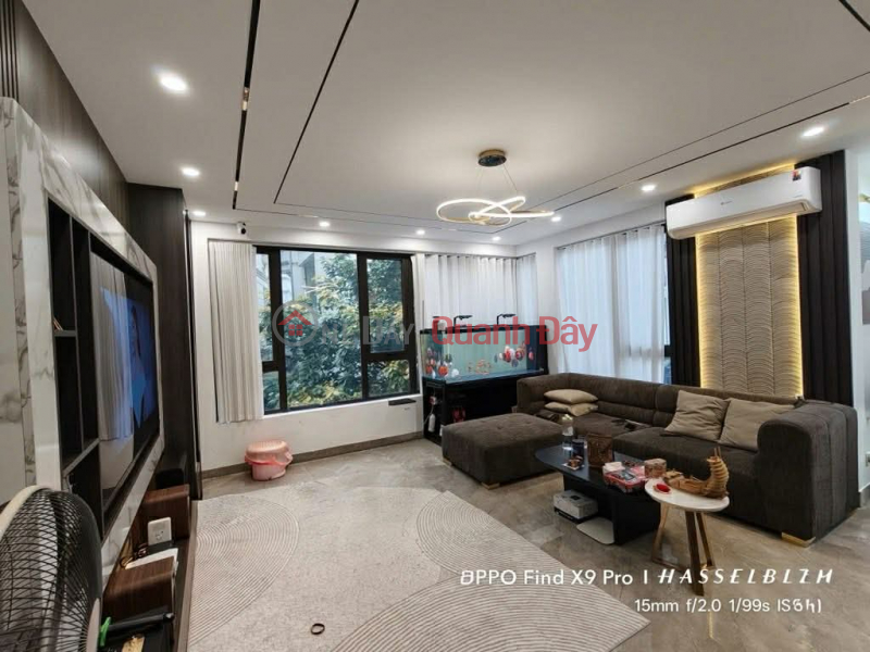 Property Search Vietnam | OneDay | Residential Sales Listings | Beautiful house on Nguyen Van Cu street, corner plot, 6 floors with elevator, car access to the house.