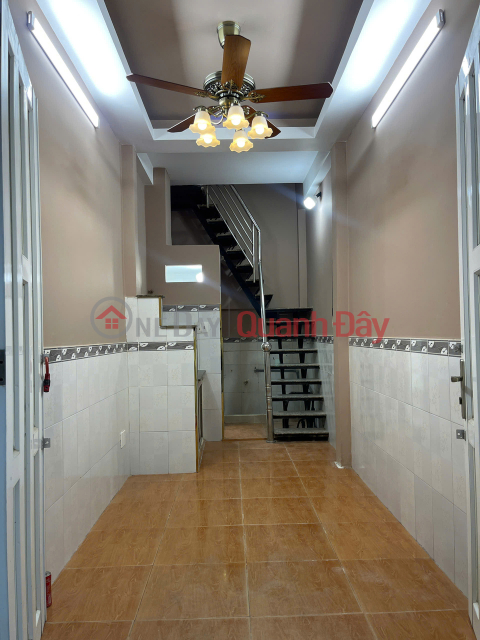 O2116 Au Co Street, Tan Binh District, Shared Ownership, Square plot, Alley access, 3 floors, 2.x billion VND (x is small) _0