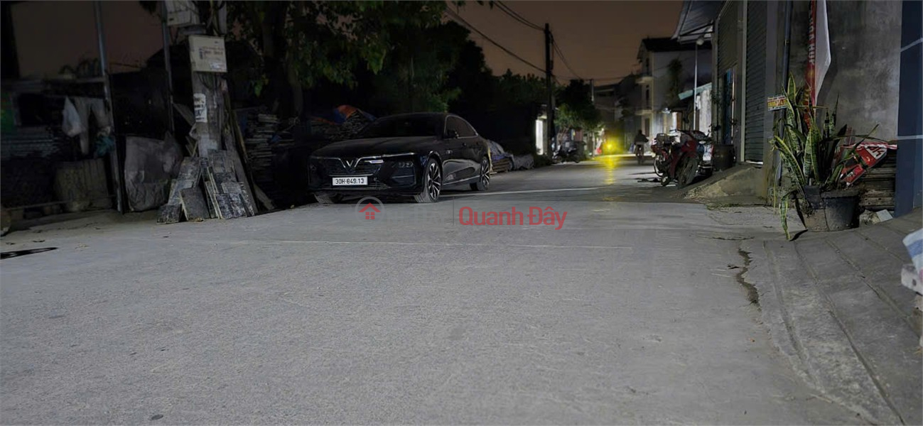 HOT HOT LAND FOR SALE WITH HOUSE FREE - OWNER NEEDS TO SELL 2 LOT OF LAND IN GOOD LOCATION - GOOD PRICE IN QUOC OAI DISTRICT, HANOI CITY Sales Listings