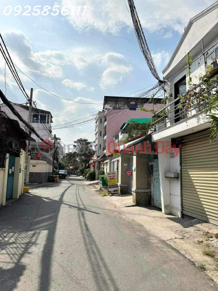 Property Search Vietnam | OneDay | Residential, Sales Listings | Land for sale on street No. Near People's Committee - DCHH 64m - moving car adjacent to Binh Thanh