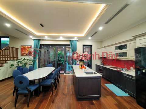 Super Beautiful Villa, Modern style, Bui Thien Ngo street, Flower Garden View, Prime Location. _0