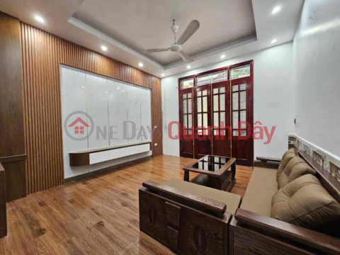 For 7 billion VND, you can own a 5-story house with parking right at the gate, near the central Thach Ban - Co Linh lake. _0