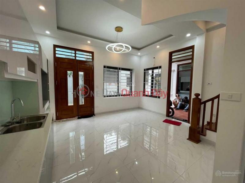 Cần bán nhà 3 tầng tại Lưu Xá, Đức Giang diện tích 50 m2 nhà 3 tầng mặt tiền 10m giá 2 tỷ 2 Niêm yết bán