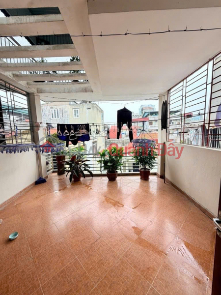 đ 15,8 tỷ dương quảng hàm 45m x6 tầng 15,8 tỷ lô góc,ô tô đỗ cửa,ngõ thông