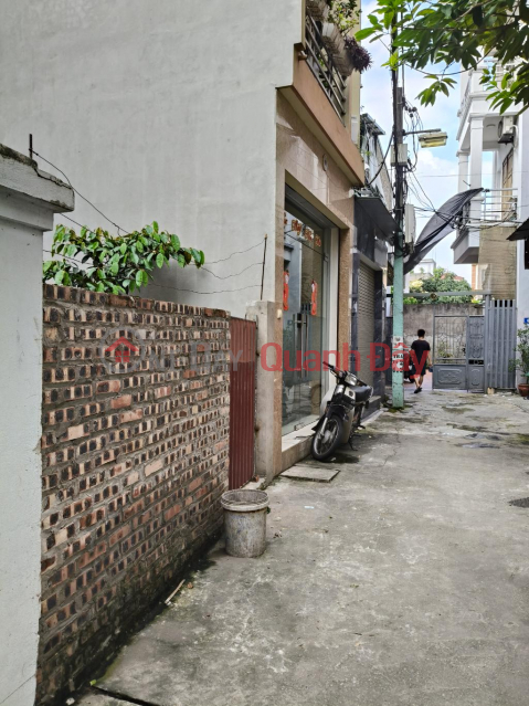 1 lô duy nhất ! Hiếm chỉ nhỉnh 3 tỷ 46m Giang Biên, vuông vắn, cách oto 10m, ngay chợ, nvh. LH 0936123469 _0