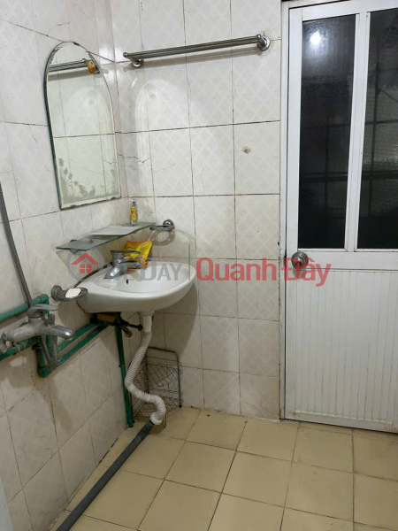 đ 7 triệu/ tháng, Siêu hiếm, cho thuê căn hộ TT Tầng 3, C3 Quỳnh Mai, 65m2, 2 ngủ, 7 triệu