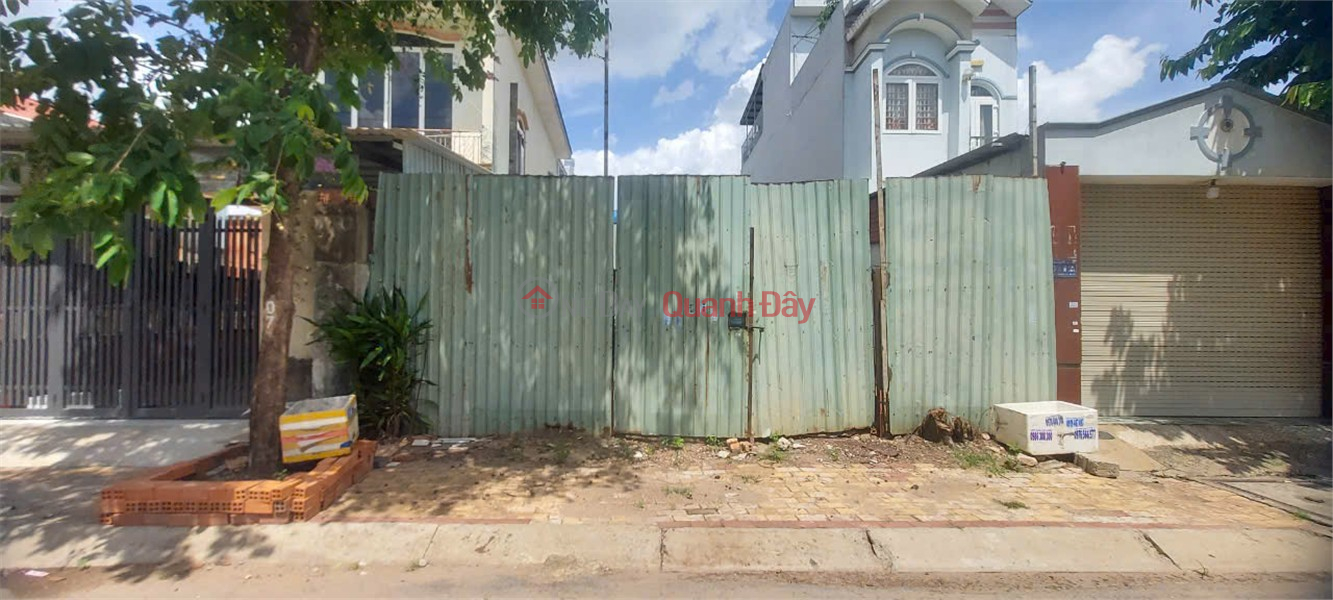 PRIME LOCATION - PROFITABLE INVESTMENT - For Sale Street Front Lot in Tan Xuan Commune, Hoc Mon, HCM Sales Listings