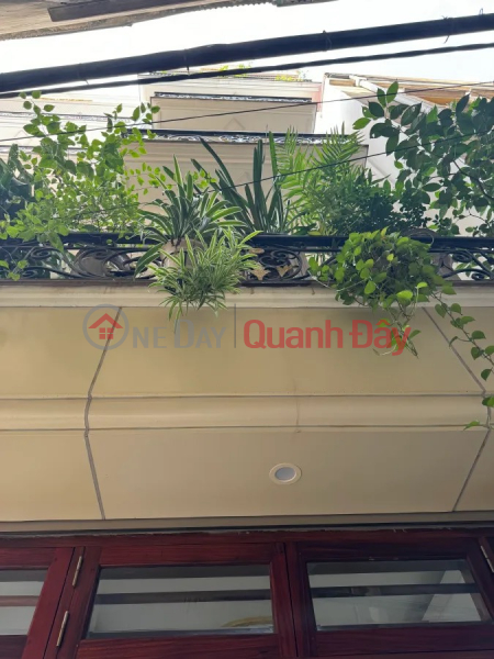 BÁN NHÀ: Lạc Long Quân. DT: 31m2 - 5 tầng - MT 3.8m - 6.2 tỷ Niêm yết bán