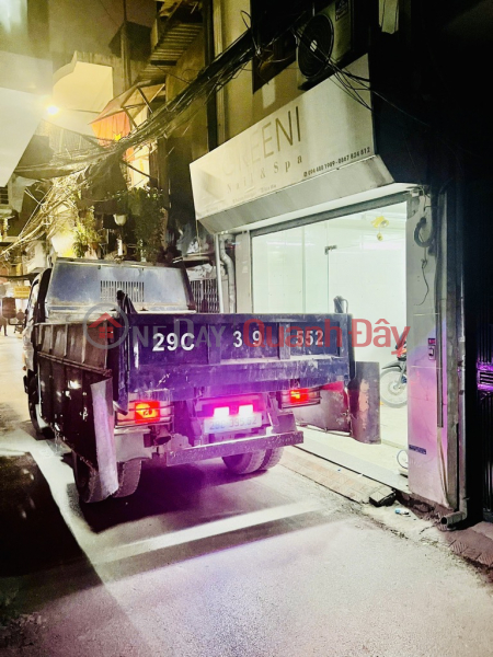 House for sale in Dong Da district, car parking available, suitable for business day and night. Sales Listings