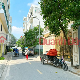 SÁT BÊN CHỢ - GẦN UỶ BAN PHƯỜNG BÌNH HƯNG HOÀ - QUỐC LỘ 1A - 54M2 - 4 TẦNG - ÔTÔ NGỦ TRONG NHÀ GIÁ 6.5 TỶ _0