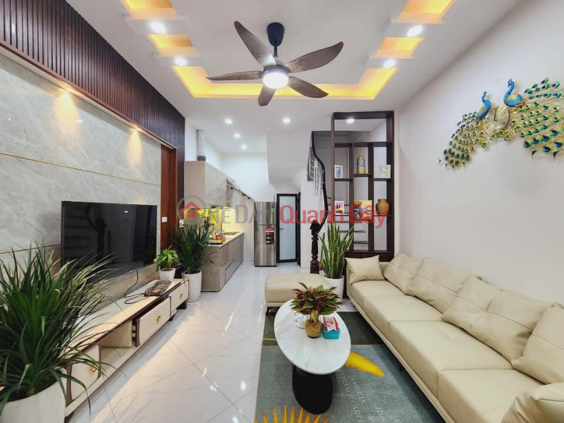 Selling Truong Dinh townhouse, 33m x 5, Lane 3 racetrack, 4 billion VND Sales Listings