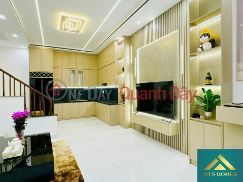 Cheapest price in Hai Ba Trung district! Tran Khat Chan dike, area 43m2x3 floors. _0