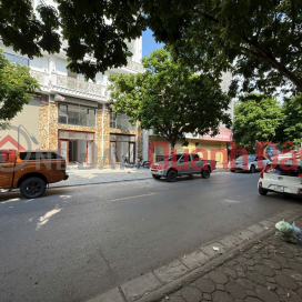 Land project giving away 3-storey house - prime location near Nguyen Lam street, Chu Huy Man, Long Bien _0