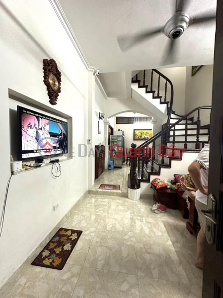 HOUSE FOR SALE IN KHUONG TRUNG, CAR PARKING AT THE GATE, 10M TO THE MAIN STREET, USAGE AREA 44M2, PRICE 8.6 BILLION Sales Listings