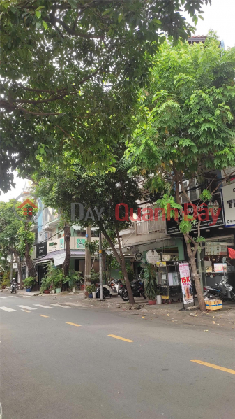 Need to sell quickly a house with a beautiful frontage in Tan Phu district, HCMC Sales Listings