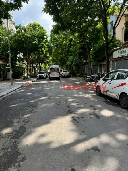 DETACHED VILLA IN EXTREMELY BEAUTIFUL LOCATION ON TRAN KIM XUYEN STREET, CENTER OF CAU GIAY DISTRICT.<br \\/> ELEVATOR - DIAMOND LOCATION - Sales Listings