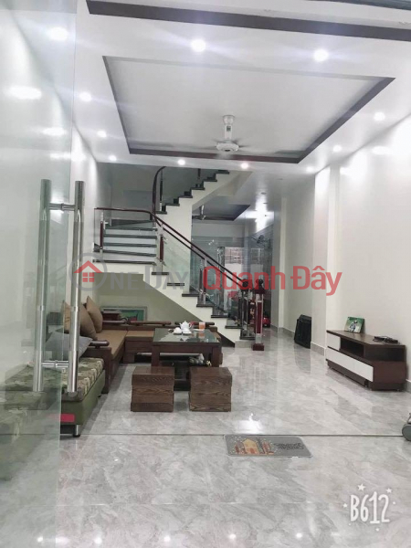 Property Search Vietnam | OneDay | Residential | Sales Listings | House for sale on line 2 Thien Loi 99m 3 floors gate yard, PRICE 4.4 billion cars parked at the door