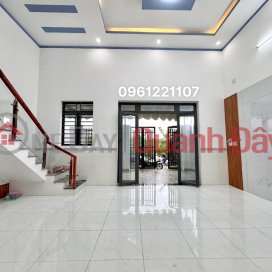 Pay 455 to move in, 1st floor, mezzanine, 3 bedrooms, private land title _0